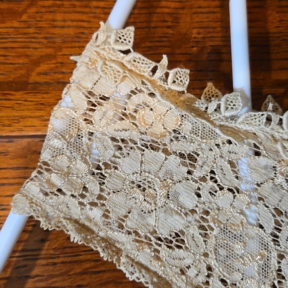 Beautiful Handmade Antique Irish Crocheted Lace Collar - Picture 5 of 10